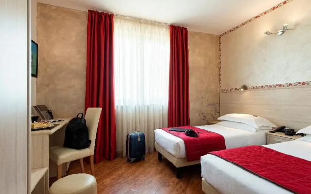Simon Hotel