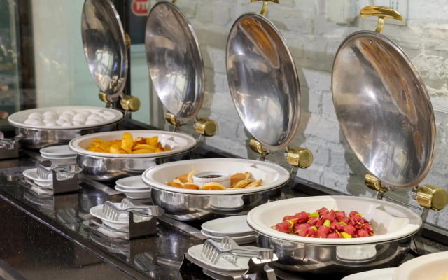 Limak Ambassadore Hotel