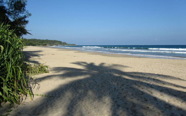 Isana Beach House