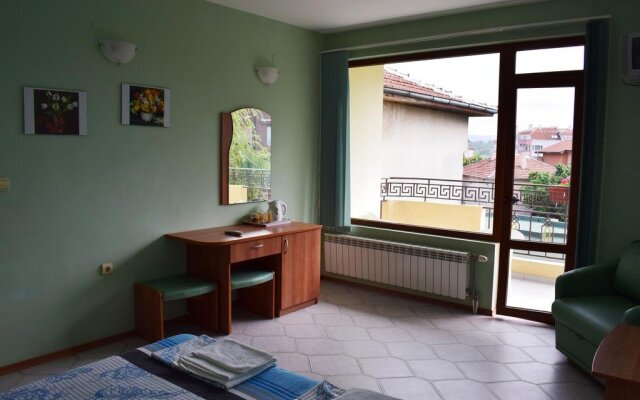 Sunny House Hotel