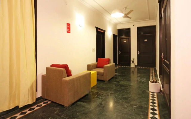 OYO Flagship 520 MG Road Metro Station