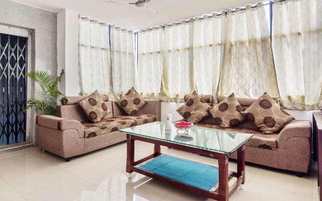 OYO 24993 Royal Inn Hotel
