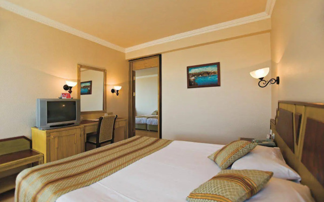 Nova Park Hotel
