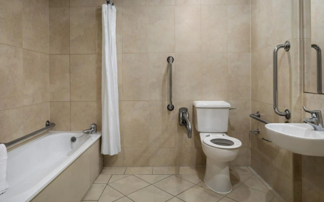 Ramada by Wyndham Cheltenham