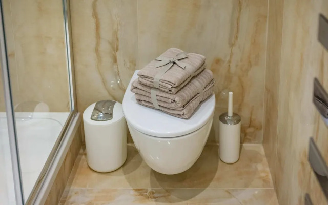 Marble Arch Suite 2-hosted by Sweetstay