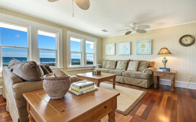 Rustic Ocean Front Cottage by RedAwning