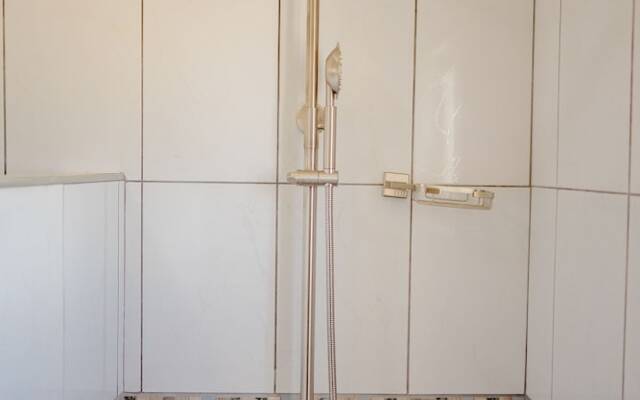 Elegant 2-bedroom Apartment 2 km From Eagle Beach