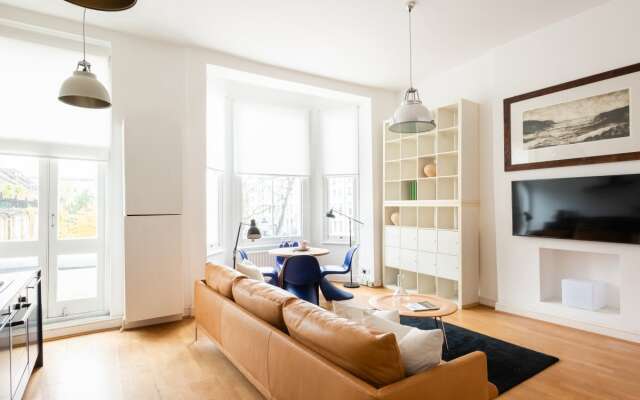 The Powis Square Escape - Modern 2BDR in Notting Hill