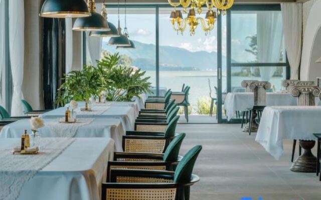Arcadia Seaview Design Hotel