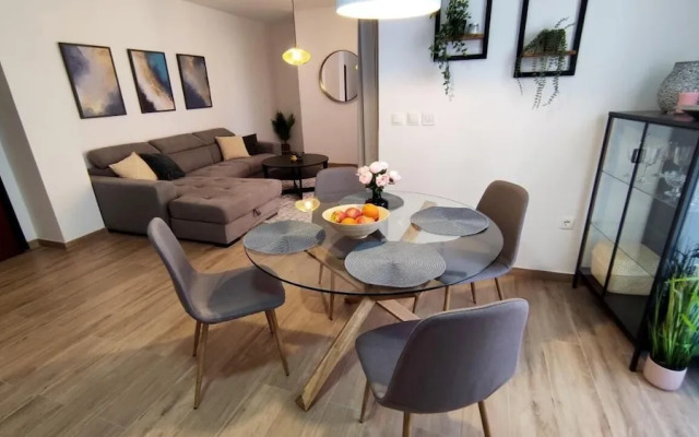 Plaza - Close to the Beach - A1