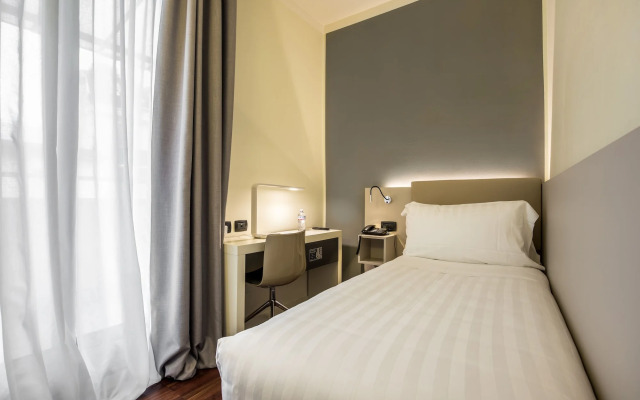 43 Station Hotel