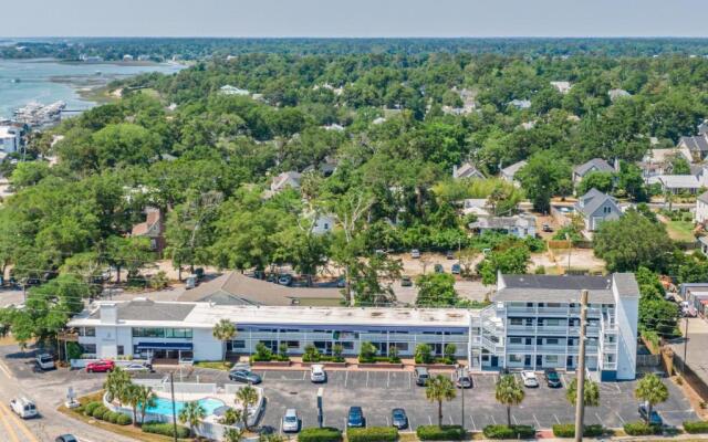 The Waterway by Carolina Retreats