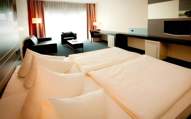 NOVINA HOTEL Herzogenaurach Herzo Base