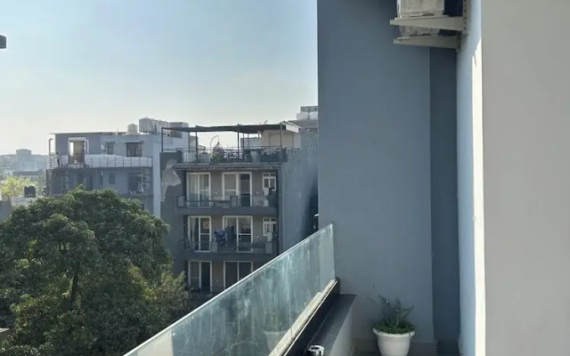 BedChambers Serviced Apartment, Golf Course, Gurgaon