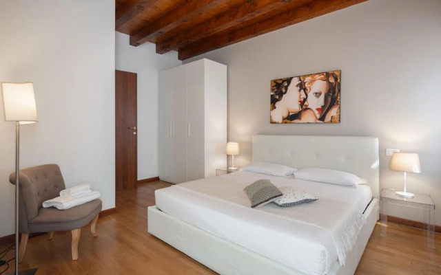 Herion Palace Apt 1 - Locz