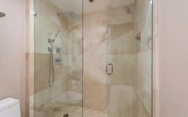 Roney Palace Condo Luxury Rentals
