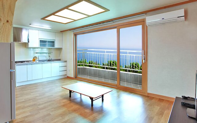 Gangneung Hillstone House Pension