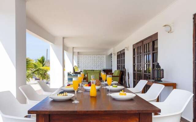 Beautiful 3br2 5BA Villa w Pool Close 2 Baby Beach
