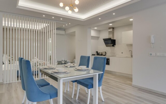 Torre Palace II by Atlantic Holiday