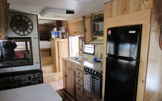 Uncle Billy Bob's Redneck Trailers Vacation Rentals-Bubba's Glamper #4