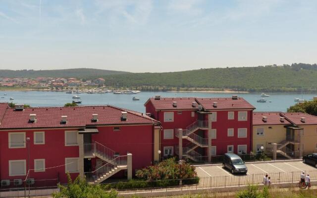 Apartments Lucefinka