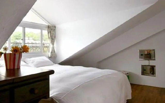 Nunu Haus Guest House