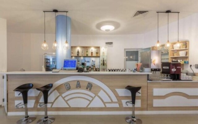 Charming 1-bed Apartment in Aheloy