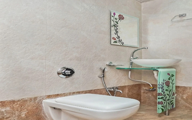 OYO 24932 Hotel Royal Stay