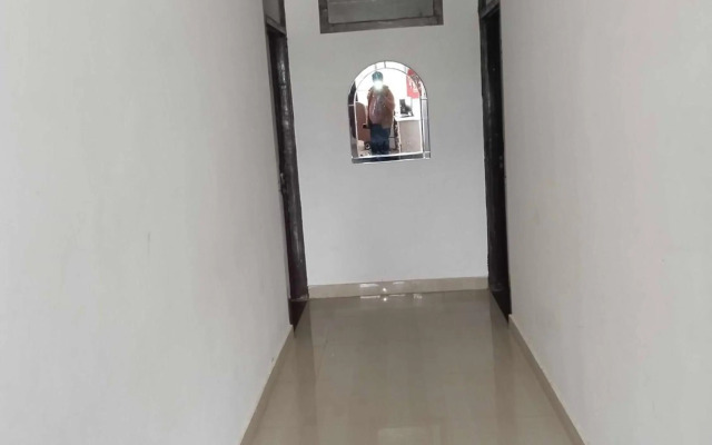 POP 80576J Vasu Hotel