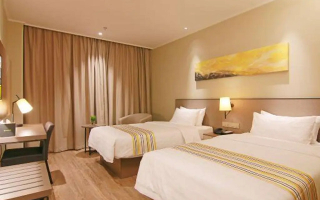 Home Inn Plus Shanghai Chifeng Road Metro Station