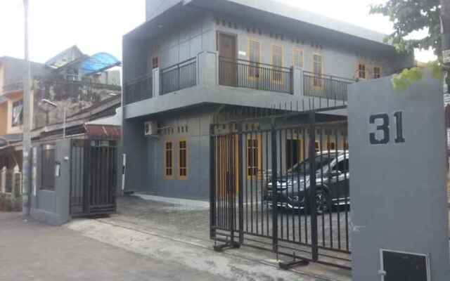 Cozy Apartment Style near Airport at Terate