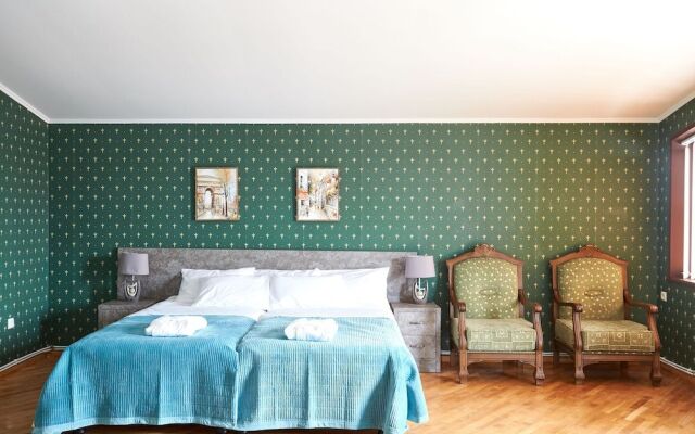 Hotel Antique Resorts