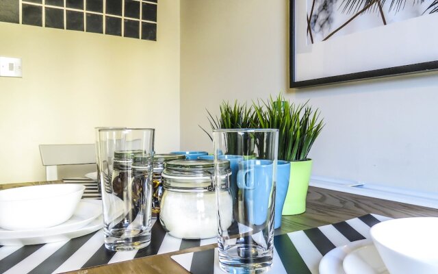 Tudors eSuites Birmingham Townhouse Private Garden Free Parking