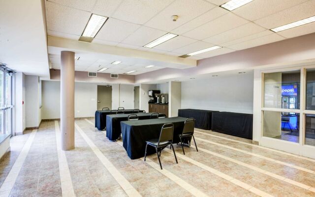 Residence & Conference Centre - Niagara-on-the-Lake