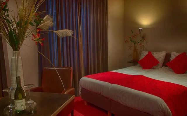 Rumors Hotel Bar & Cuisine