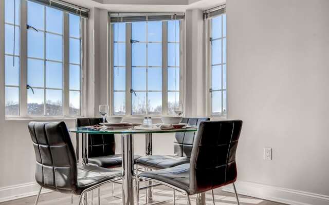 Global Luxury Suites at the Riverway
