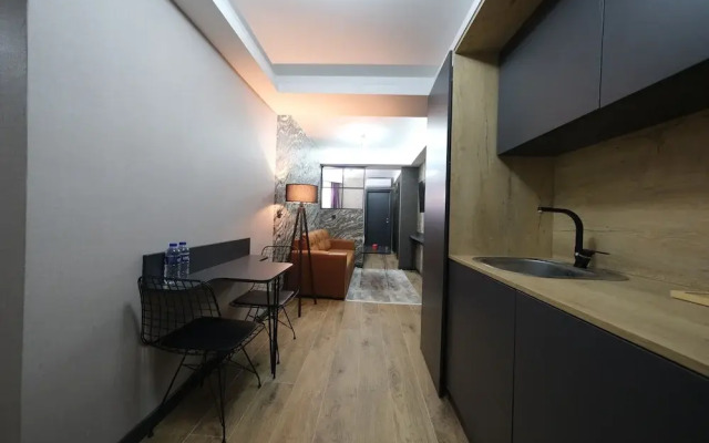 Nomad Hub Istanbul Suit