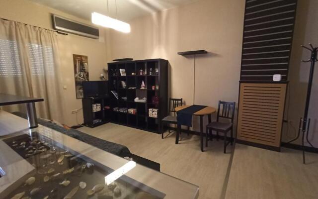 Modern apartment, 5΄ walk from central metro station