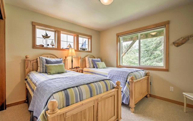 Spacious Family Townhome: Walk to Beach & Downtown