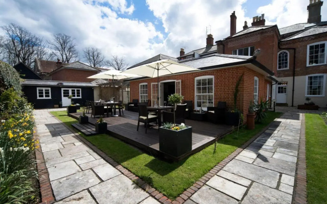 East Walls Hotel