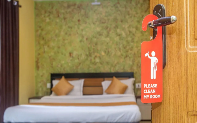 OYO 10673 Time Palace Residency