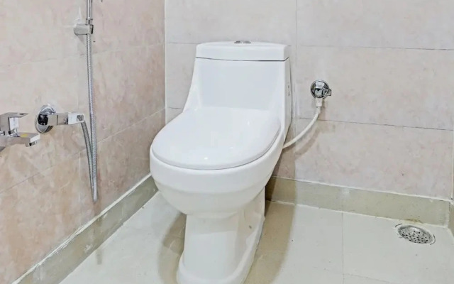 Mr Shawarma Family Restaurant & Hotel by OYO Rooms