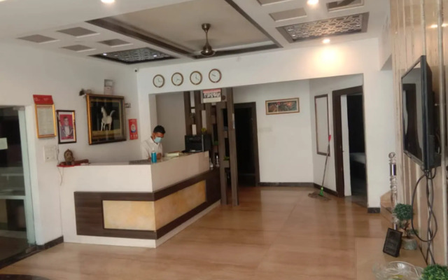 OYO 9368 Hotel Pratap