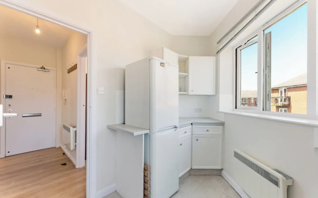 Luxe 1 bed Flat in Canada Water - Free Parking