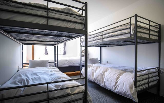 The Phat Packers - Hostel