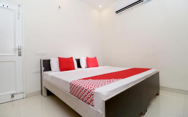 OYO 22097 Hotel Jd