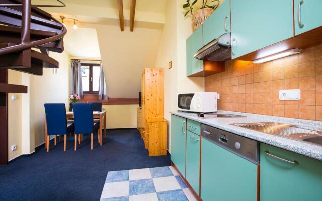 Yellow Ski Apartments