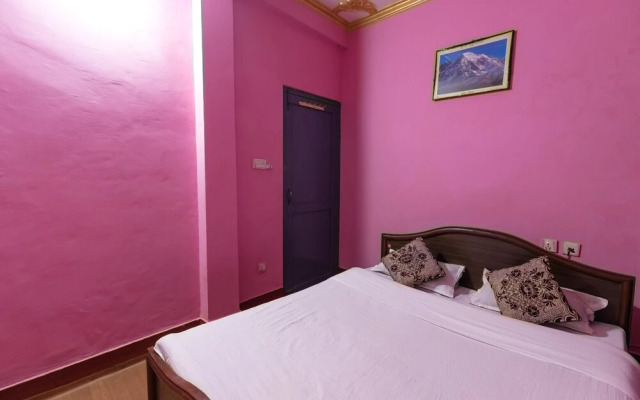 SPOT ON 617 Hotel Hemant