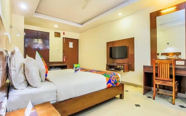FabHotel Tipsyy Inn Suites