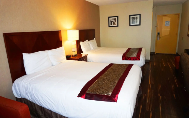 The Floral Park Motor Lodge